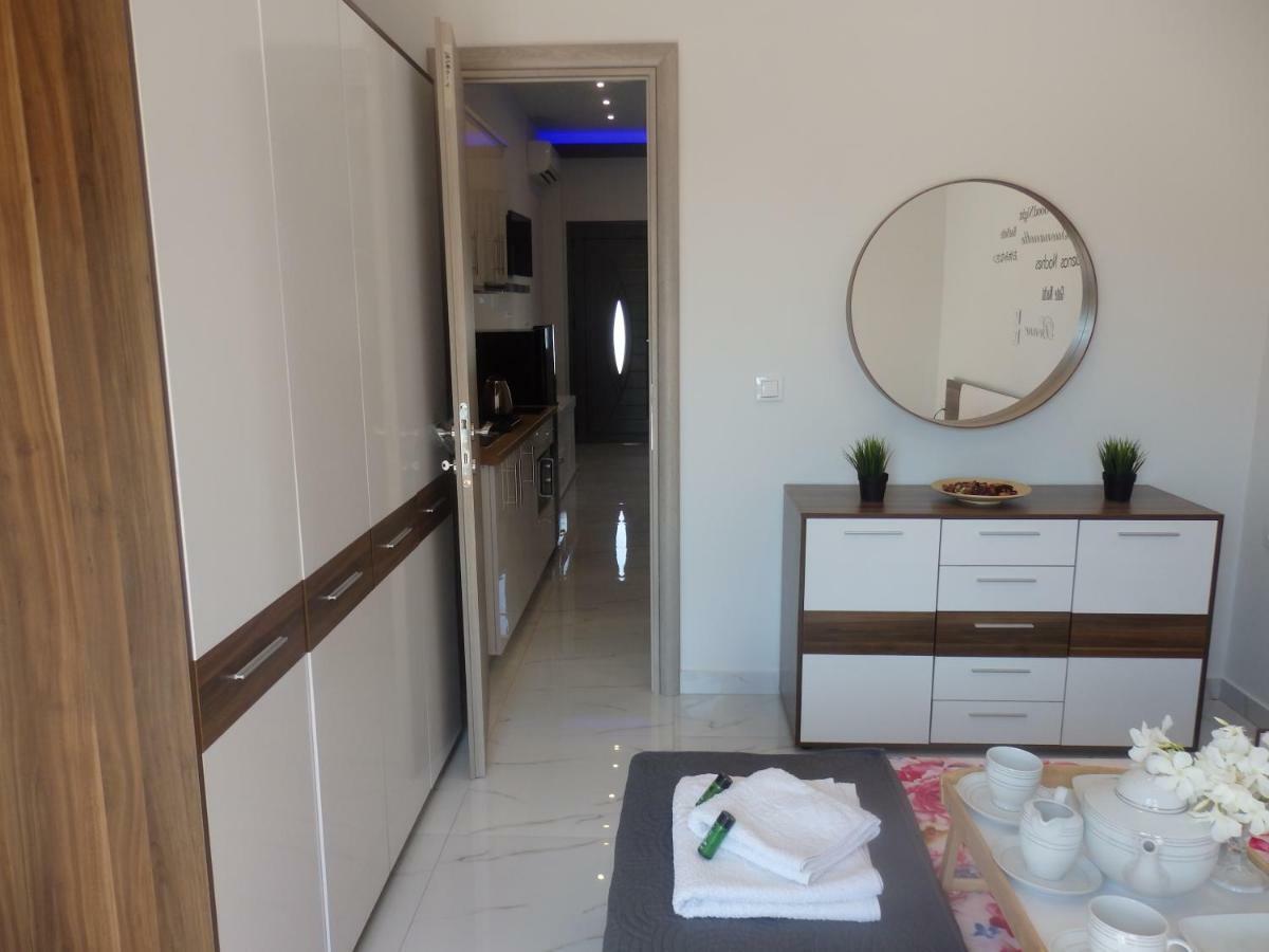 George Apartments Kallithea  Buitenkant foto